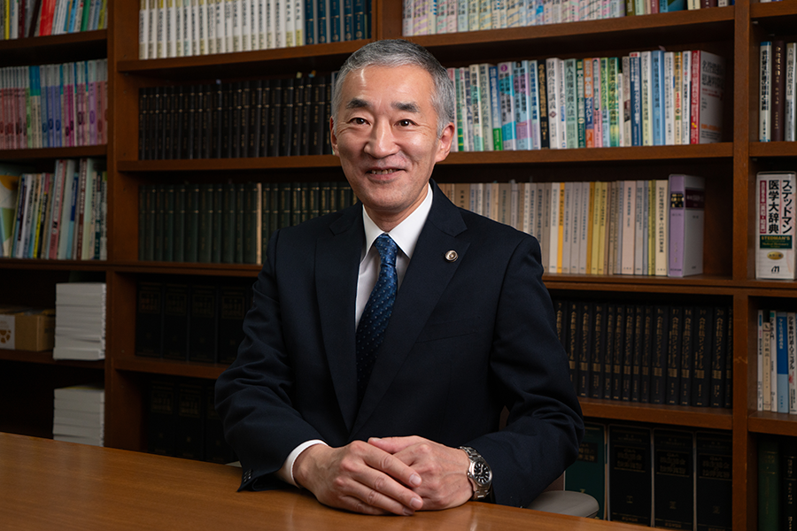 代表弁護士　菊池 慎